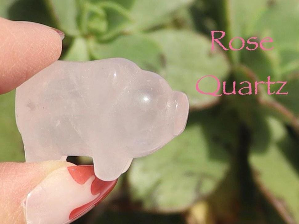Mini Crystal Pig Carving: Collectible Stone Figurine