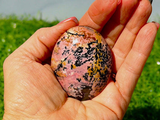Rhodonite Palm Stone - Pakistan Rhodonite