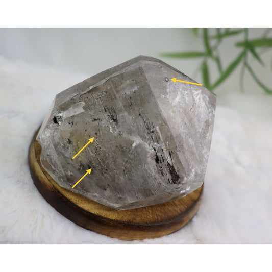 Enhydro Quartz Point 3 Moving Enhydros, Multiple Rainbows, Moving Carbon